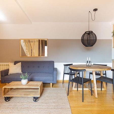 Elegante Duplex En Terrassa, Barcelonaアパートメント エクステリア 写真