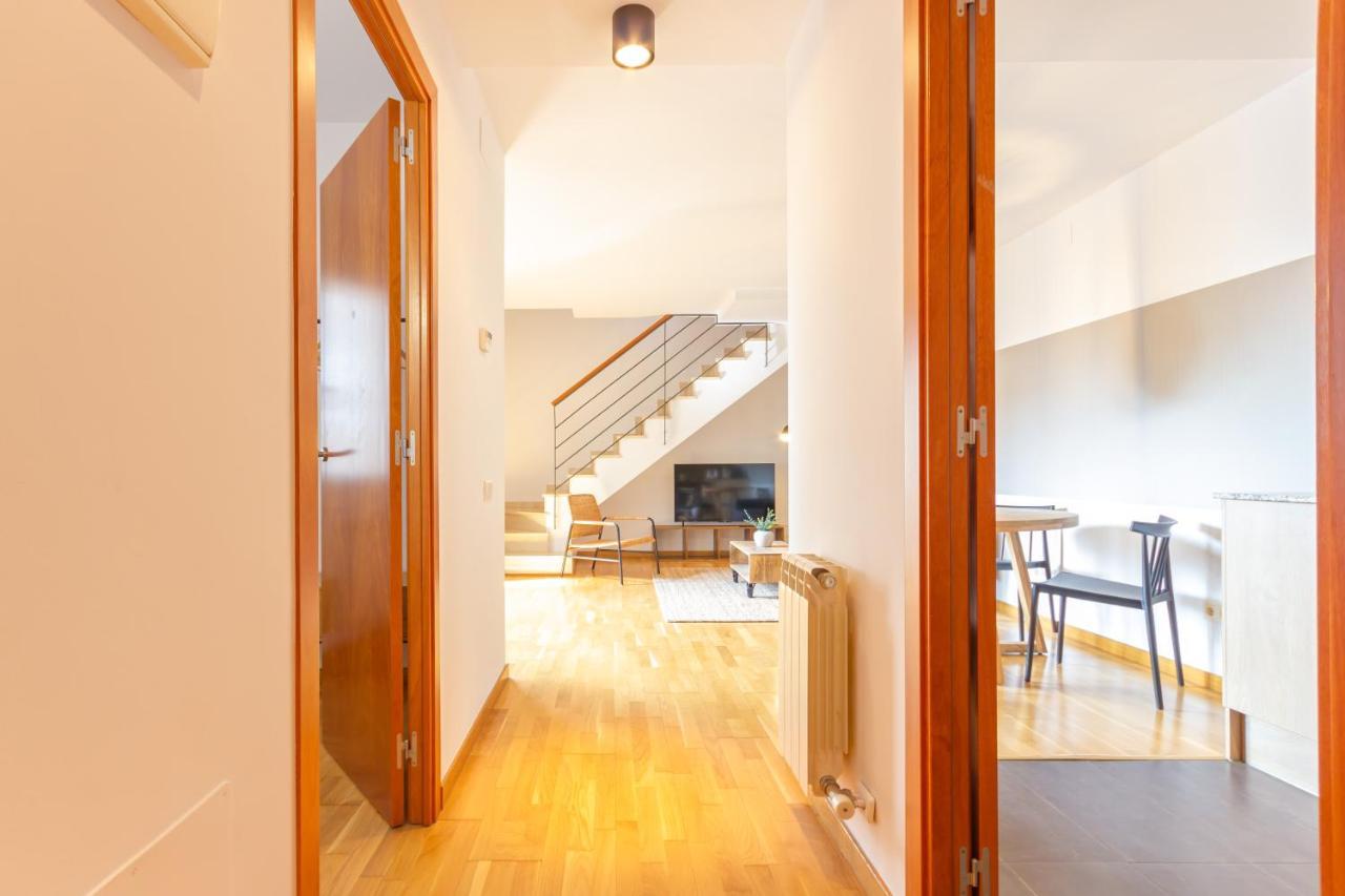 Elegante Duplex En Terrassa, Barcelonaアパートメント エクステリア 写真