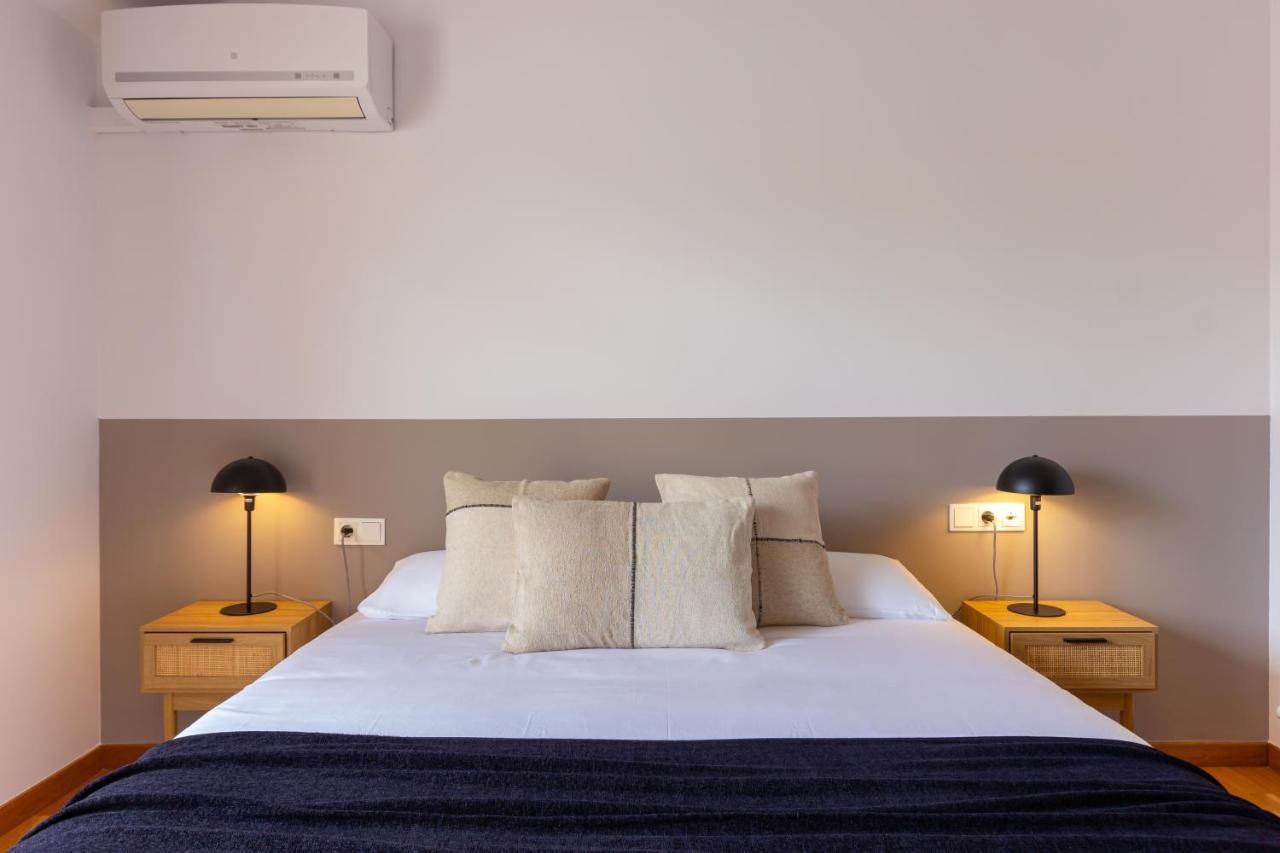 Elegante Duplex En Terrassa, Barcelonaアパートメント エクステリア 写真