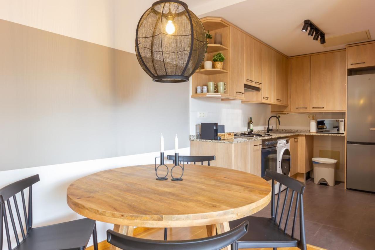 Elegante Duplex En Terrassa, Barcelonaアパートメント エクステリア 写真