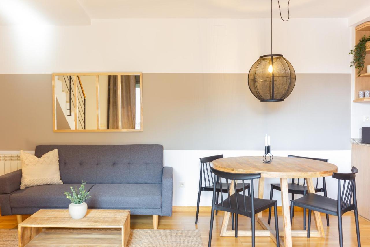 Elegante Duplex En Terrassa, Barcelonaアパートメント エクステリア 写真